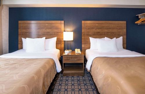 Whitby Hotel | Quality Suites Whitby