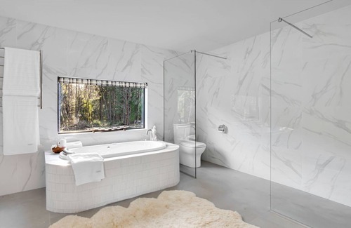 Golden Valley House | Quamby Bluff Lake House, Tasmania