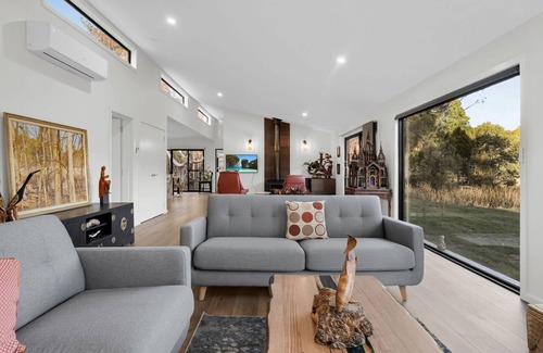 Golden Valley House | Quamby Bluff Lake House, Tasmania
