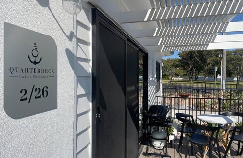 Lakes Entrance Apartment | Quarterdeck Lakes Entrance 2br *Waterfront* Apartment