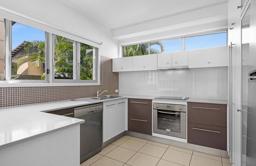 Urangan Villa | Quarterdecks Retreat