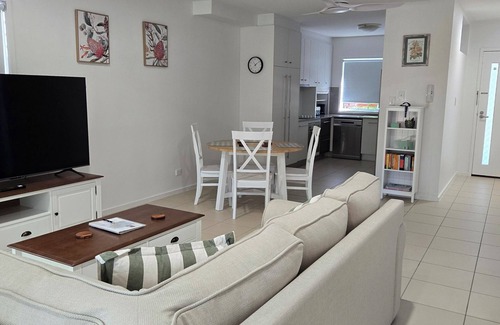 Urangan Villa | Quarterdecks Retreat