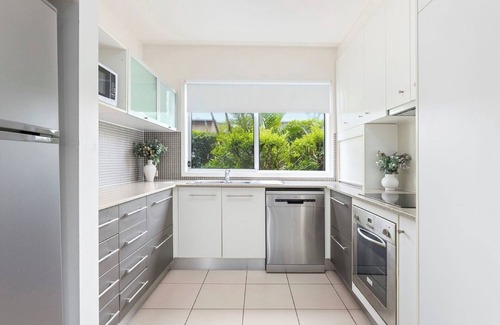 Urangan Villa | Quarterdecks Retreat