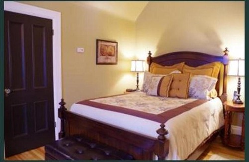 Fredericton Bed & Breakfast | Quartermain House Bed & Breakfast
