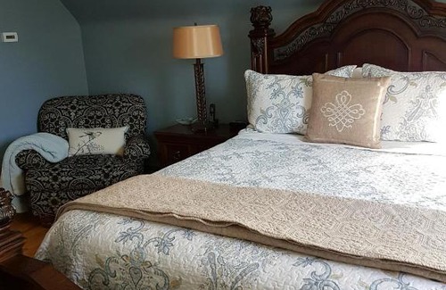 Fredericton Bed & Breakfast | Quartermain House Bed & Breakfast