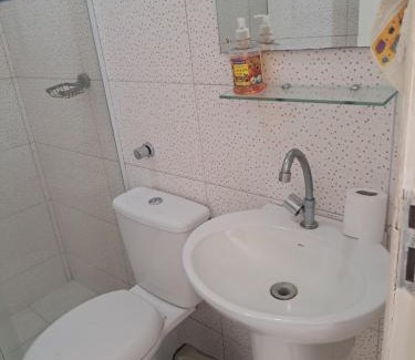 Jardim Guanabara House | Quarto Com Banheiro Independente