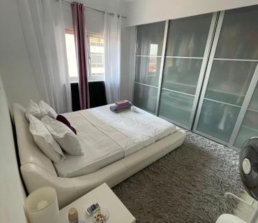 Santa Iria de Azoia House | Quarto privado num apartamento partilhado