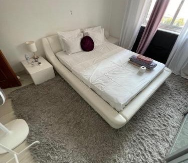 Santa Iria de Azoia House | Quarto privado num apartamento partilhado