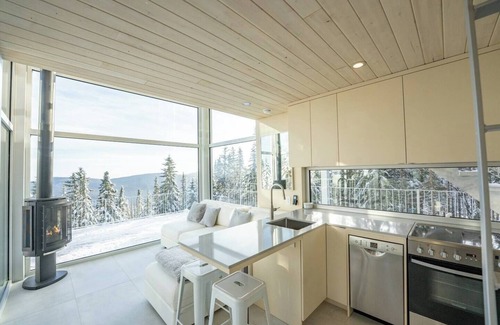 Lac Beauport House | Quartz - Panoramic Views and Spa Near Quebec City