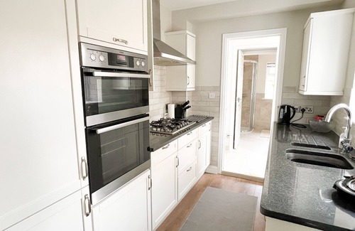 Poole House | Quayside Cottage - Stone’s Throw From Poole Quay