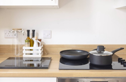 Salford Apartment | Quayside Penthouse 2 BedRoom Ensuite near Media City & Manchester United