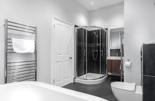 Salisbury House | Qudos
