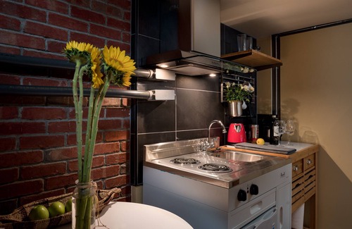 Lower Queen Anne Apartment | Queen Anne New Design Studio, 8days max.