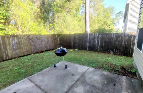 Tallahassee House | Queen bed w/ Full bath!