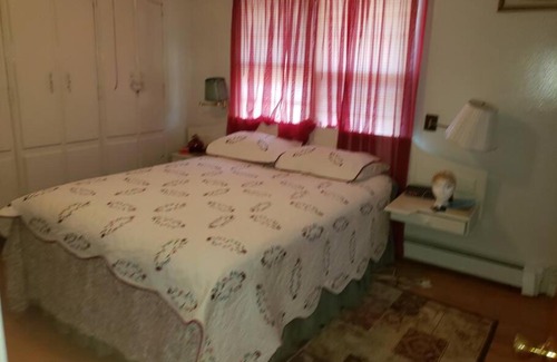 Monticello House | Queen Beds Fast Wi-Fi Free Parkng Casino/Waterpark