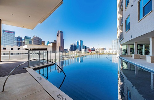 Charlotte Condo | Queen City Oasis