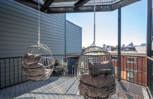 Mount Auburn Apartment | Queen City Views 3 – Chic 2 BDR!