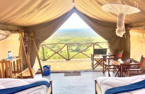 Maasai Mara Cabin | Queen comfort