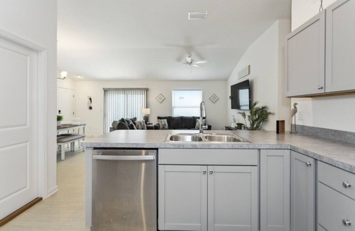 Okahumpka Villa | Queen Dabney Lifestyle Villa