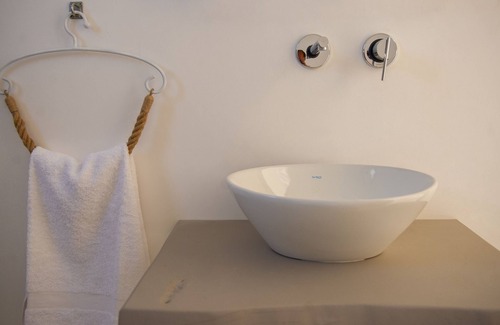 Pizzolungo Apartment | Queen Room with Pool View