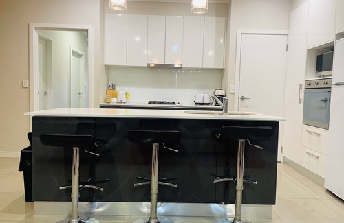 Woodville South House | Queen Lizzy Townhouses - 6A