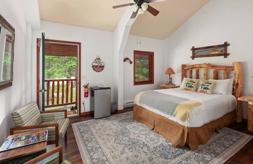 Olney Hotel | Queen - Queen Bed with Private bathroom, mini fridge