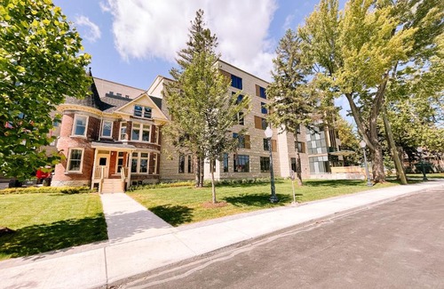 Kingston Apartment | Queen's University Residence
