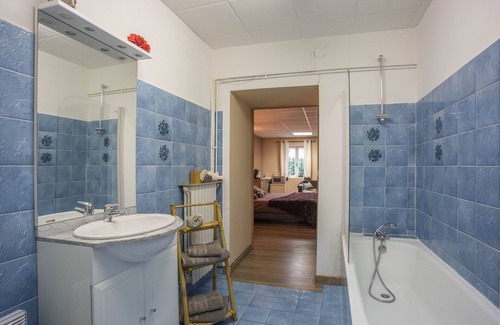 Villeneuve-de-Riviere House | Queen size bedroom