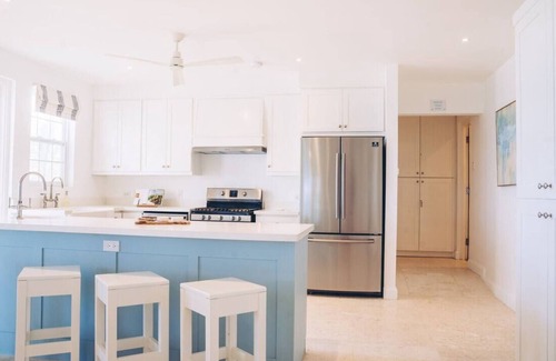Silver Sands House | Queens Cottage 4-Beachfront Villa - Swimming pool, staff, Newly refurbished!