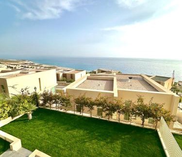 Jala Villa | Queen’s Luxury Vila 111/A