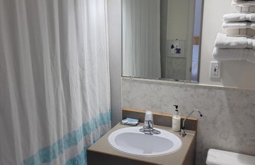 Whitewood Hotel | Quest Motel
