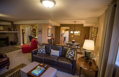 Alki Apartment | Quiet 1200 Sq Ft View Apartment, Near Beach