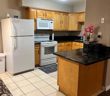 Fresno Apartment | Quiet 1bed,1bath condo with free parking