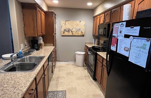 Auburn Condo | Quiet 2 Bedroom Home in Auburn, Indiana
