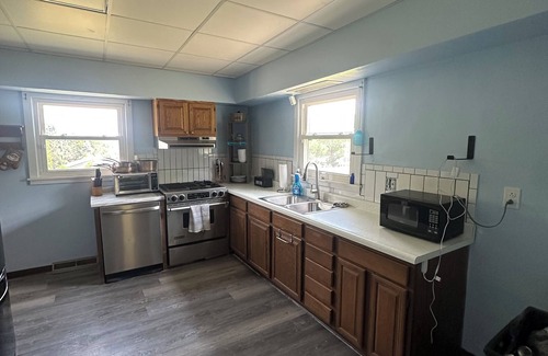 Greenville House | Quiet 2 bedroom house moments outside of Greenville