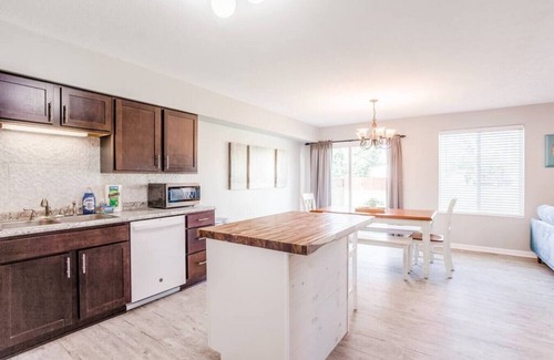 Otterbien Home House | Quiet 3B Townhouse by Liberty Hospital, West Chester