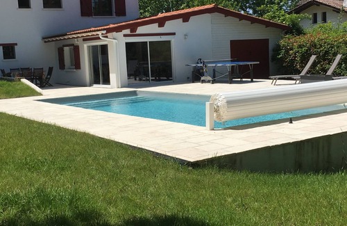 Mouguerre House | Quiet 4/6 person house with heated pool 5/10 min from Bayonne