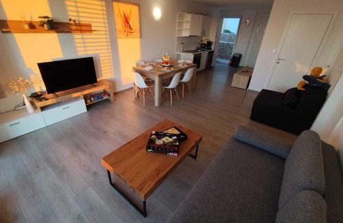 Povljana Apartment | Quiet 69m2 apartment by the sea with garden and pool