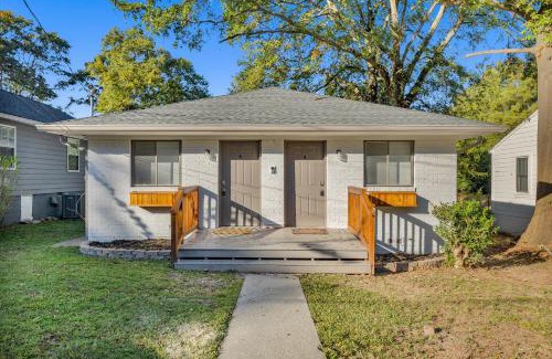 Eagan Park House | Quiet Abode Just A Few Mins From ATL Airport