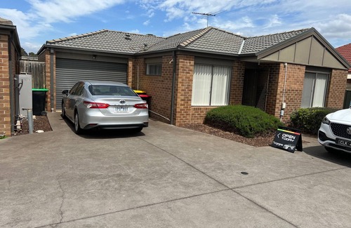 Melton South House | Quiet Abode with convenience. 3 Large bedrooms, whole house.