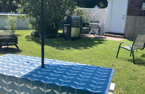 Cowansville Apartment | Quiet and bright studio,near wine roads,zoo,waterslides,golf,spas& breweries !