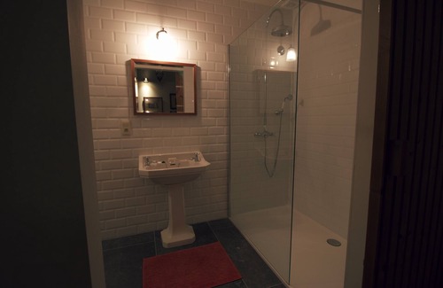 Deurne Apartment | Quiet and characterful BnB near a park and Antwerp center for leisure & business