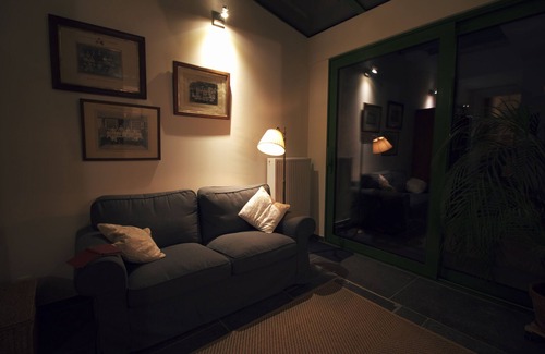 Deurne Apartment | Quiet and characterful BnB near a park and Antwerp center for leisure & business