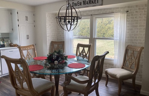 Saint Marys Allen County House | Quiet and comfy home is one of Fort Wayne's most sought after areas of the city