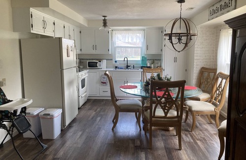 Saint Marys Allen County House | Quiet and comfy home is one of Fort Wayne's most sought after areas of the city