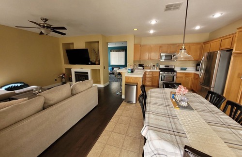 Sun City House | Quiet and relaxing home with private pool and spa