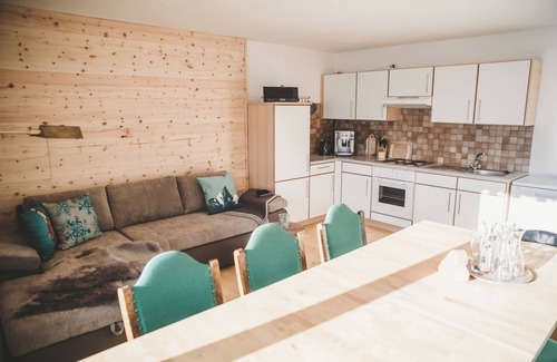 Weerberg Apartment | Quiet apartment right on the edge of the forest with its own garden (pool/ski slope)