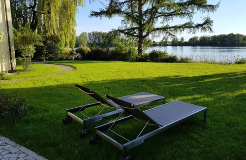 Wasserburg am Inn Apartment | Quiet apartment with terrace for 2 pers. Lake view, direct lake access