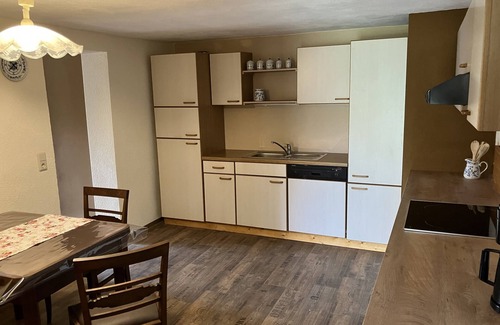Carpin Condo | Quiet apartment with 82 m2 furnished in art nouveau style.