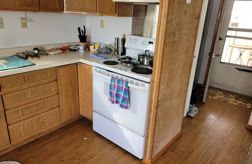 Clifton Apartment | Quiet backyard studio with private entrance